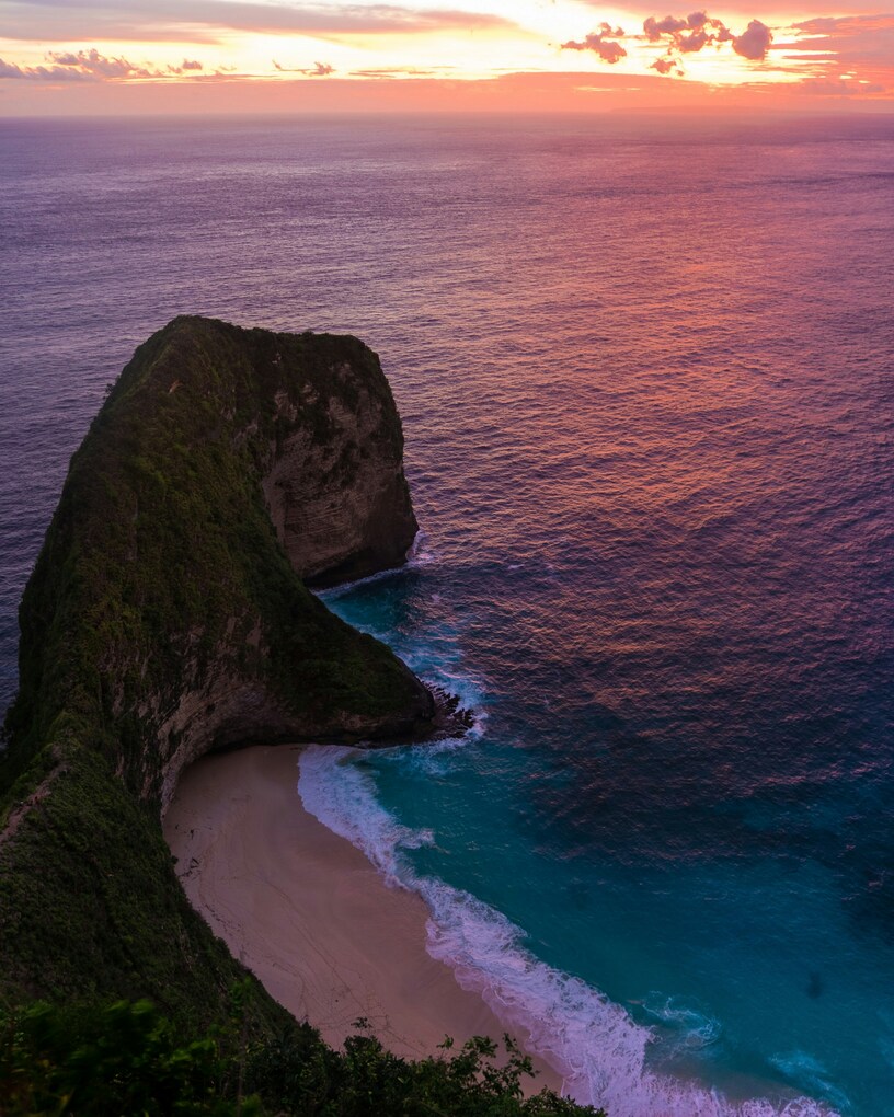 Nusa Penida West Tour highlighting Kelingking Beach and Broken Beach